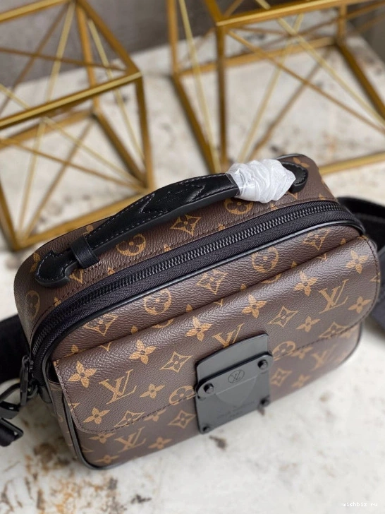 WIS LOUIS VUITTON S LOCK MESSENGER 0721